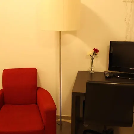 Otel Lovely Studio West - Neues Momomotel Köln