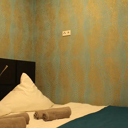Hotel Lovely Studio West - Neues Momomotel Colonia