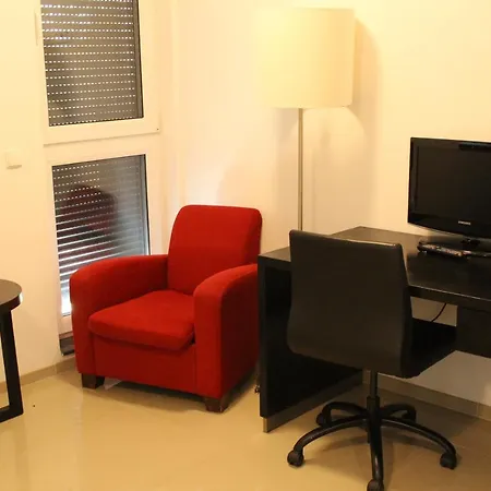 Lovely Studio West - Neues Momomotel