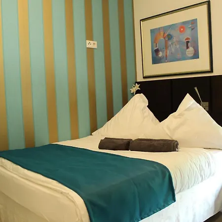 Hotel Lovely Studio West - Neues Momomotel