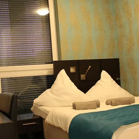 Hotel Lovely Studio West - Neues Momomotel *