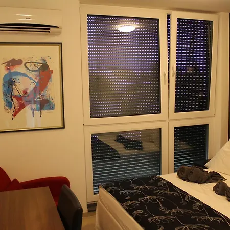 Lovely Studio West - Neues Momomotel *