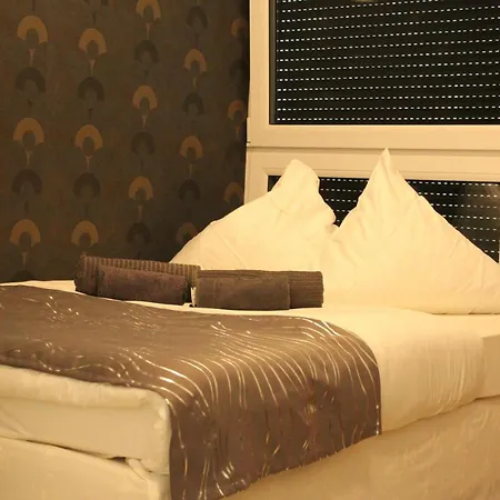 Hotel Lovely Studio West - Neues Momomotel *