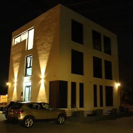 Lovely Studio West - Neues Momomotel