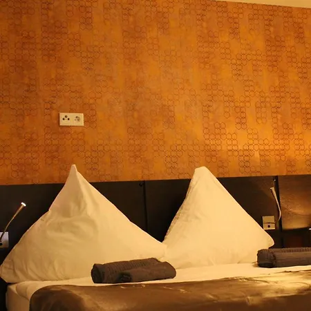 Hotel Lovely Studio West - Neues Momomotel *