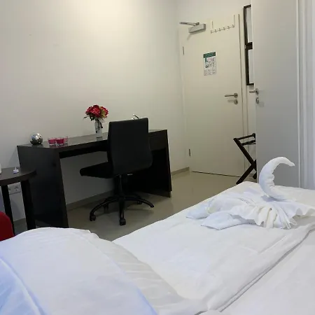 Lovely Studio West - Neues Momomotel Szálloda Köln